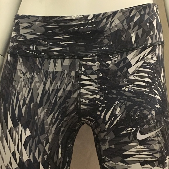 Nike yoga pants - Picture 7 of 7